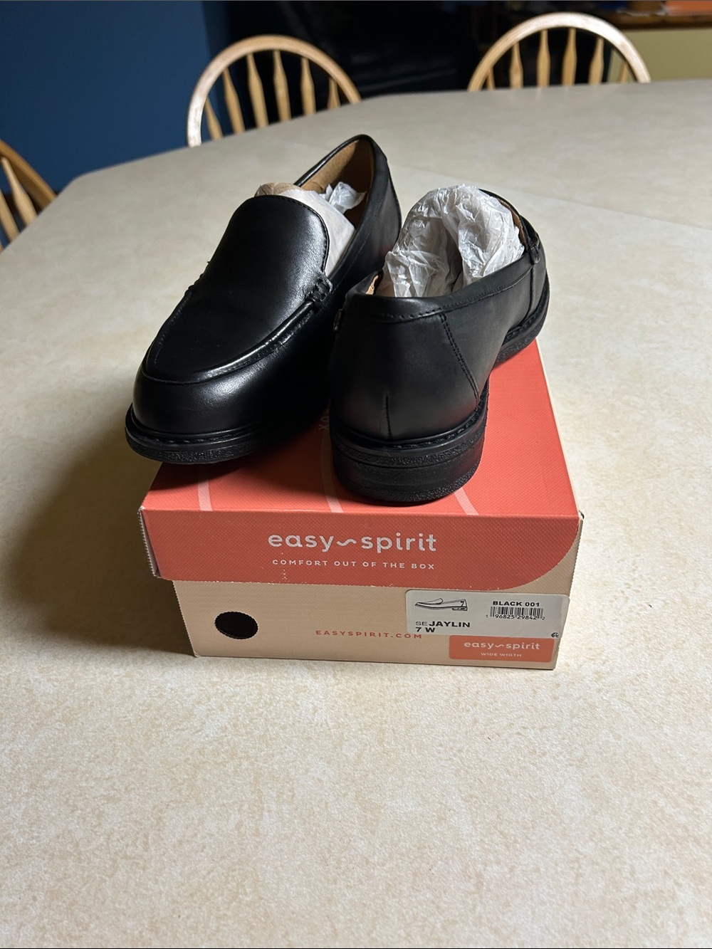 Easy Spirit Women’s Black Leather Slip-On Loafers